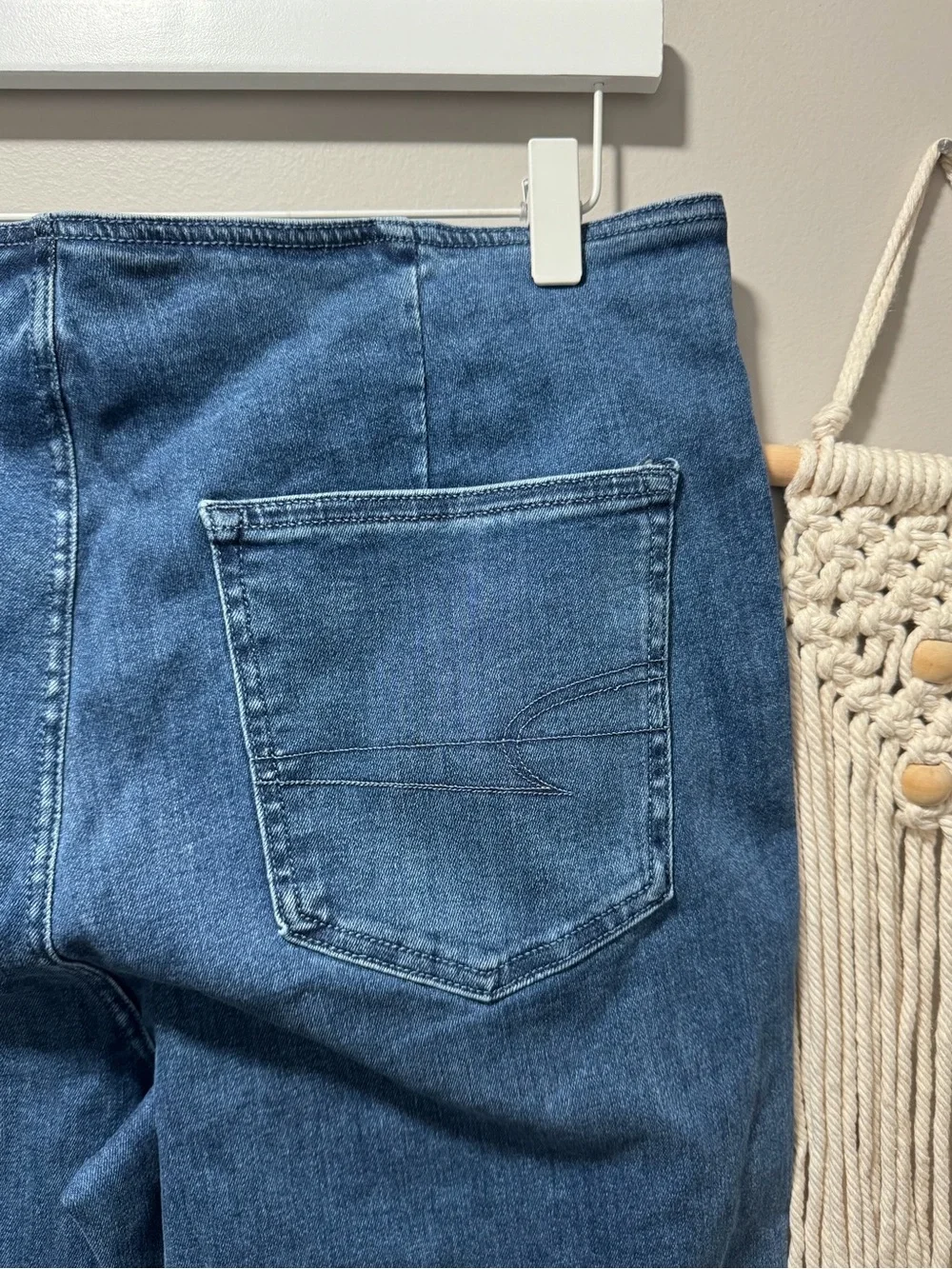 NWT American Eagle Pull On Kick Boot Crop Luxe Stretch Jeans